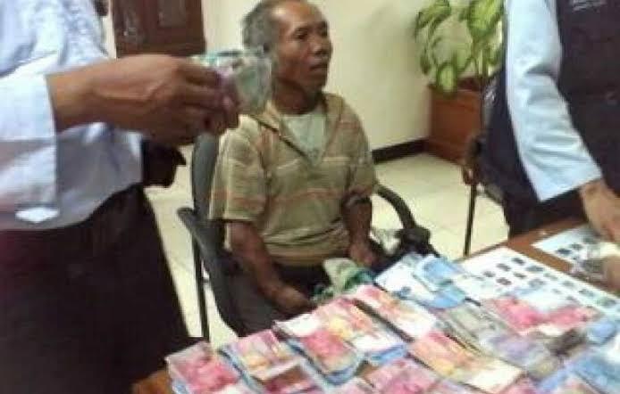 Jadi Pengemis Di Indonesia, Bisa Kaya!