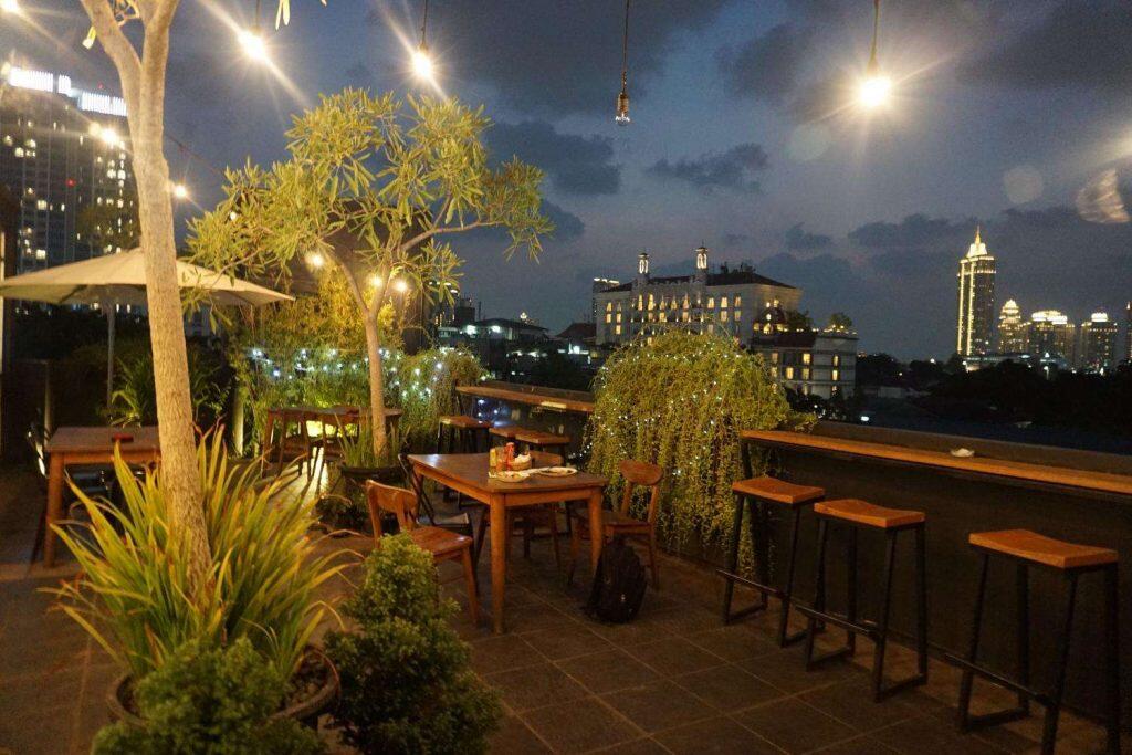 6 Cafe Rooftop Unik di Jakarta
