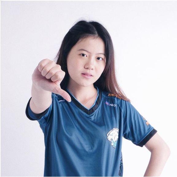 10 pro pemain cantik & OP di esports Indonesia