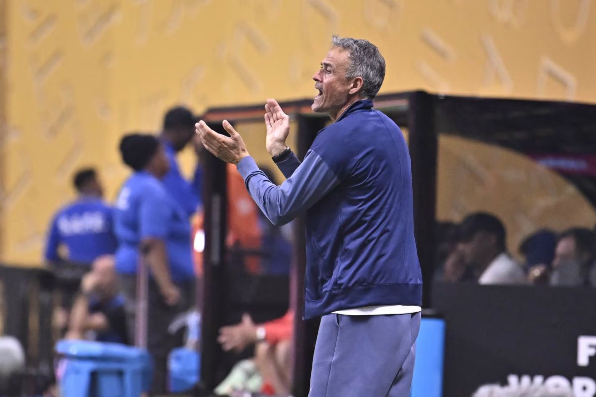 Insiden terjadi pascalaga final, Luis Enrique serang Joao Pedro