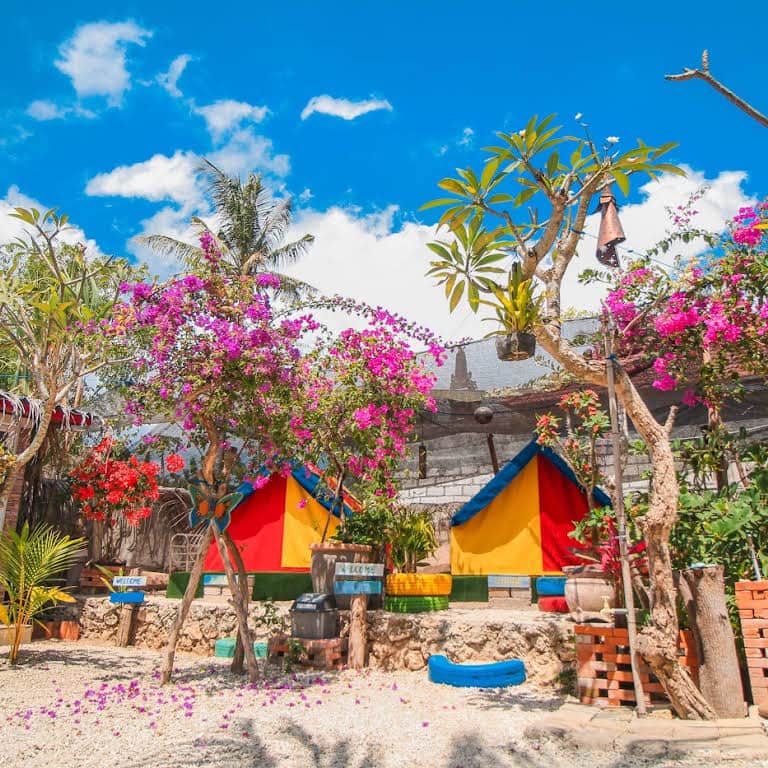 10 PENGINAPAN BUDGET DI NUSA PENIDA YANG INSTAGRAMABLE