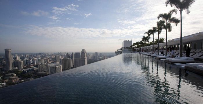 infinity_pool_of_the_skypark_03.jpg