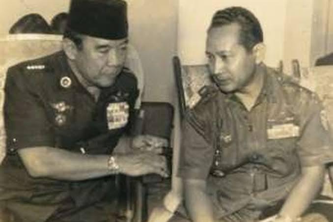 Soekarno vs Soeharto, Siapa Yang Terbaik? 