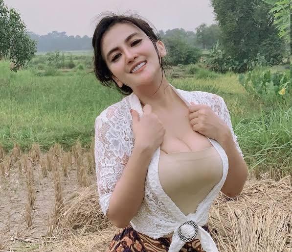 Diana Dee Starlight, Tampil Seksi Tapi Tak Laku Di Televisi? 
