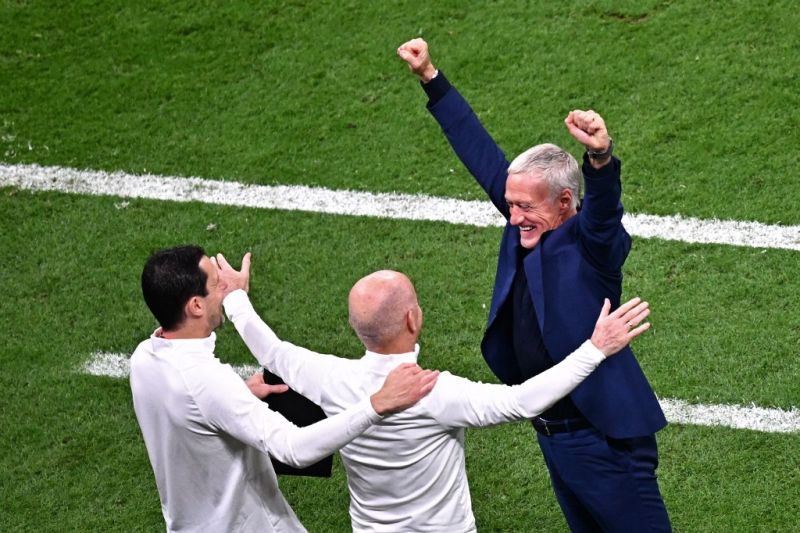 Deschamps bahagia & bangga Prancis capai final