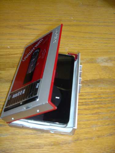 walkman-cassette-tape-ipod-case.jpg