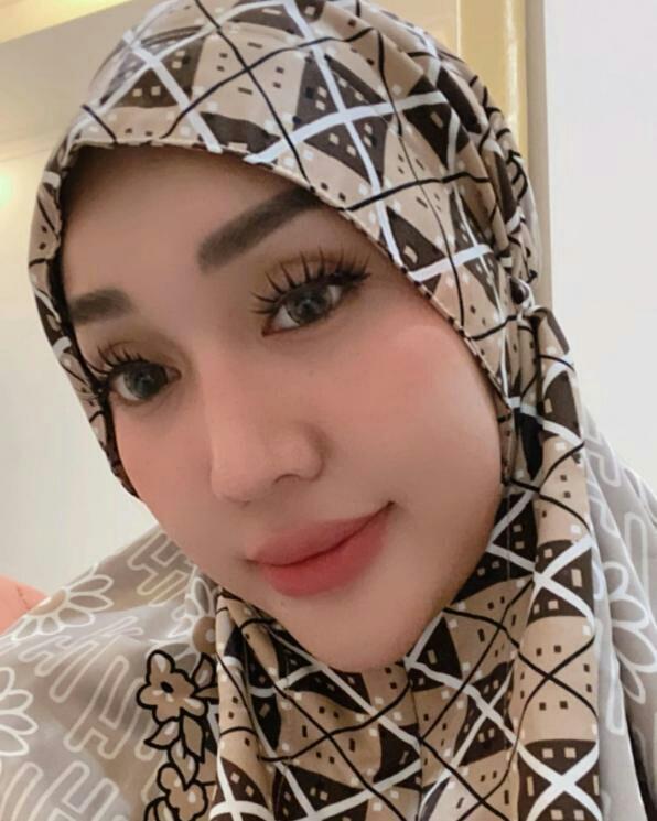KISAH HIDUP DAN SISI LAIN LUCINTA LUNA 