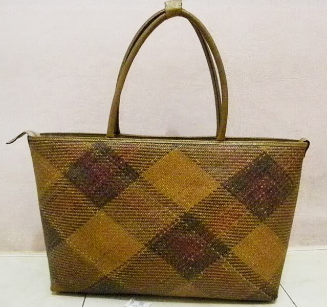 Jual Tas  wanita  kombinasi anyaman rotan  dayak dan kulit 