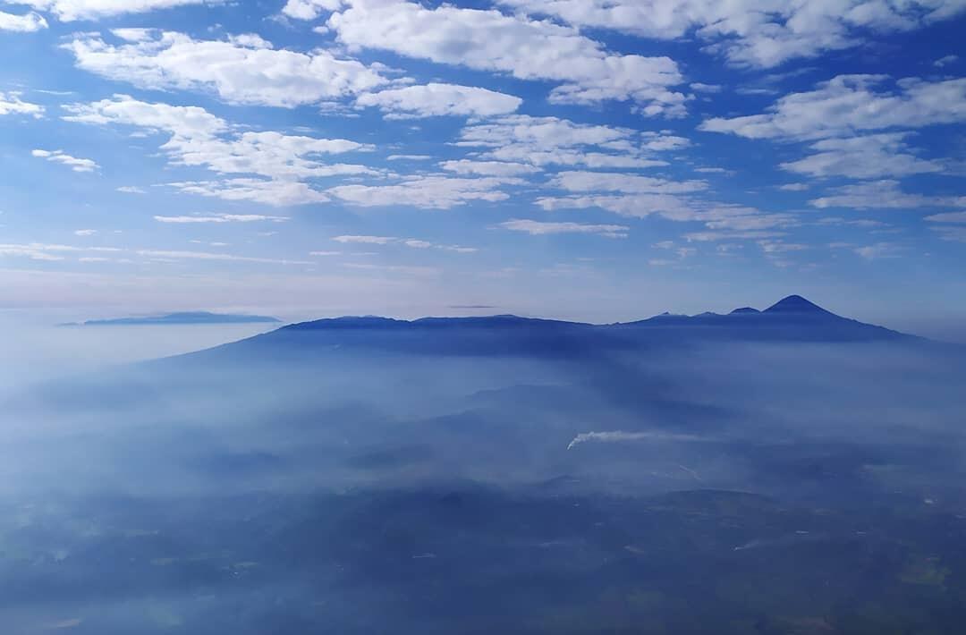 Inilah Yang Dilakukan Pendaki Saat Berada Di Gunung