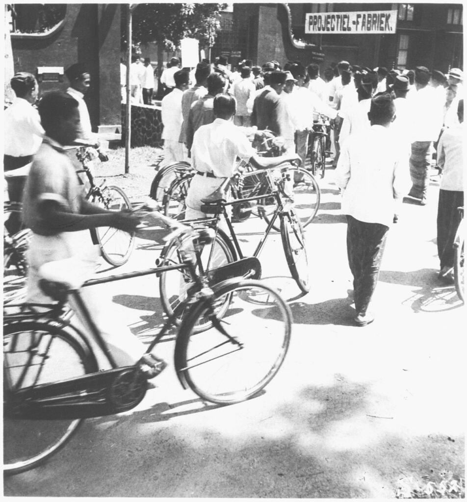 Pabrik Amunisi Dan Bom Di Bandung
