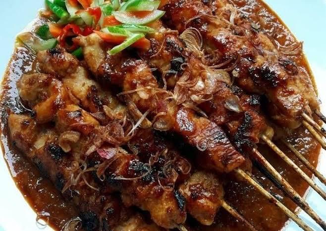REKOMENDASI MAKANAN INDONESIA UNTUK BULE PEMULA