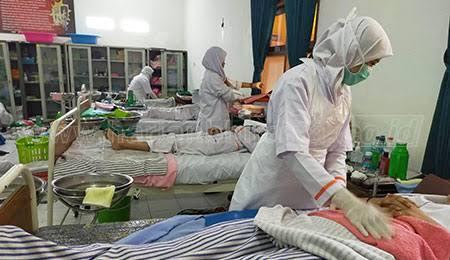 Perawat, Para Malaikat yg Juga Manusia Biasa