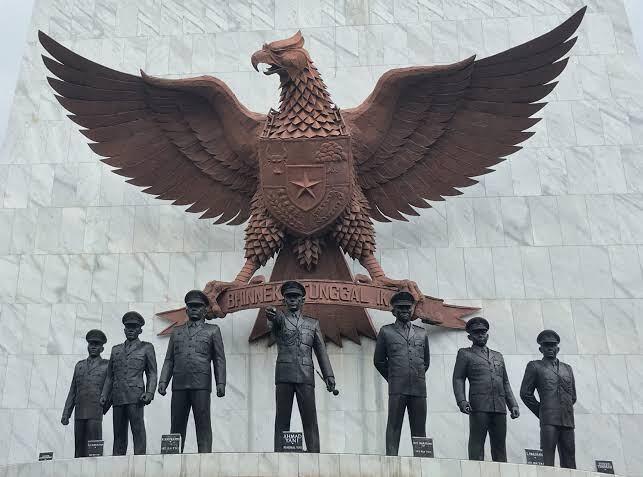 Mengenal & Mengenang Sosok Pierre Tendean 