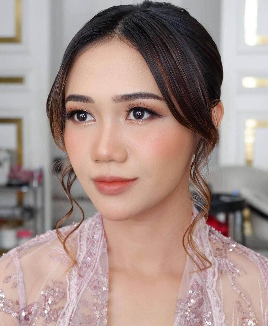 CLARA CINDY MAKEUP ARTIST SEMARANG