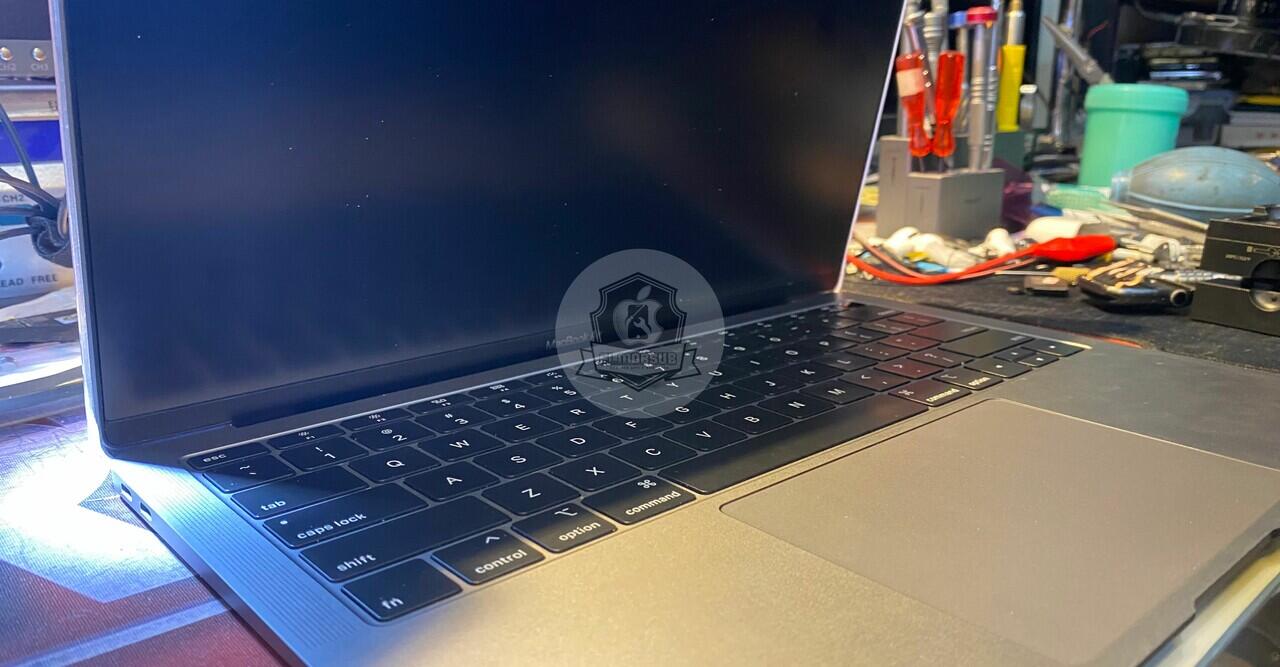 Flexgate Issue pada Layar LCD MacBook