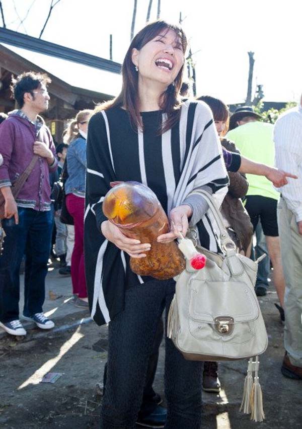 0b9d4-festival-kanamara-matsuri-jepang5.jpg