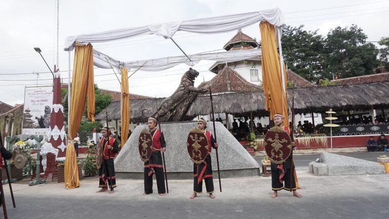 Patung Maung Lodaya Lambang Toleransi & Persaudaraan