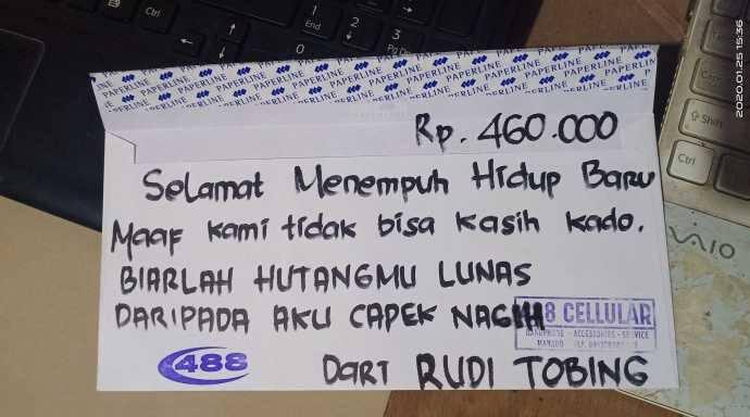Perlukah Menulis Nama pada Amplop Kondangan?