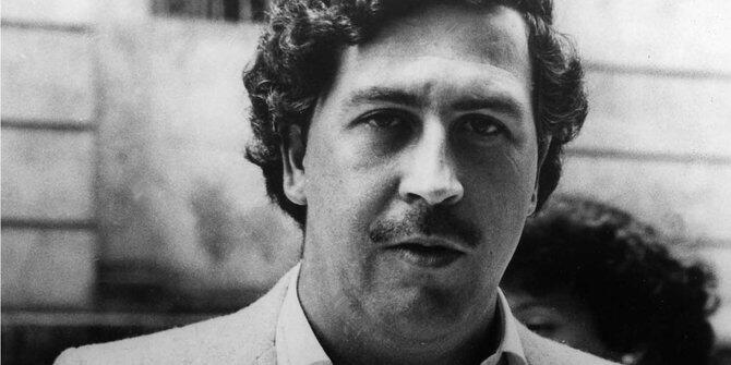 PABLO ESCOBAR PENJAHAT TERKAYA DI DUNIA