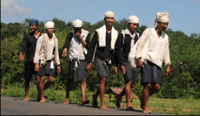 4 Suku Terunik Di Indonesia 