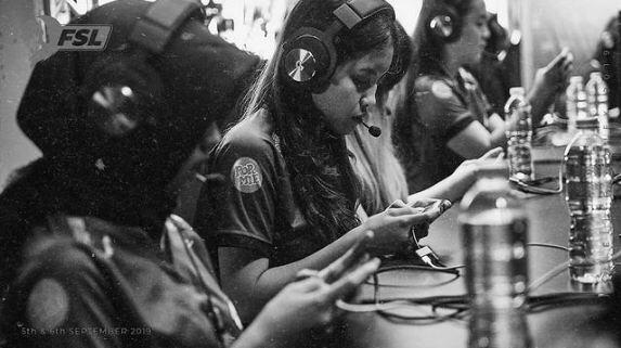 10 pro pemain cantik & OP di esports Indonesia