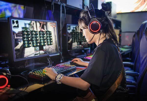 Makna Kehidupan Yang Terkandung Di Dalam Dunia Warnet 