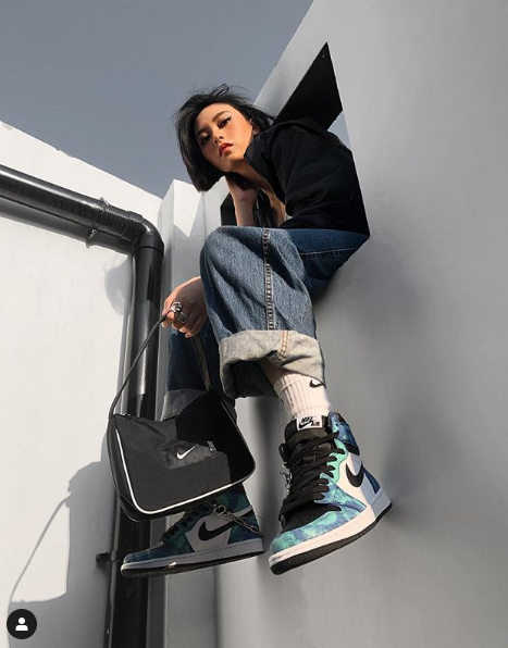 Yuk! Tengok style & koleksi sneakers Tamara Dai