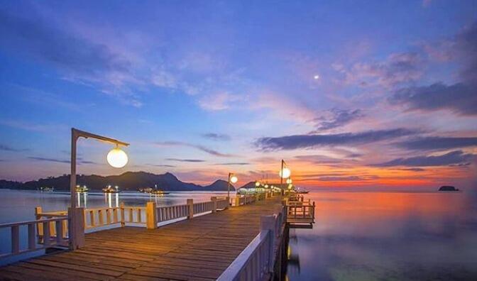 LIBURAN YANG TERTUNDA