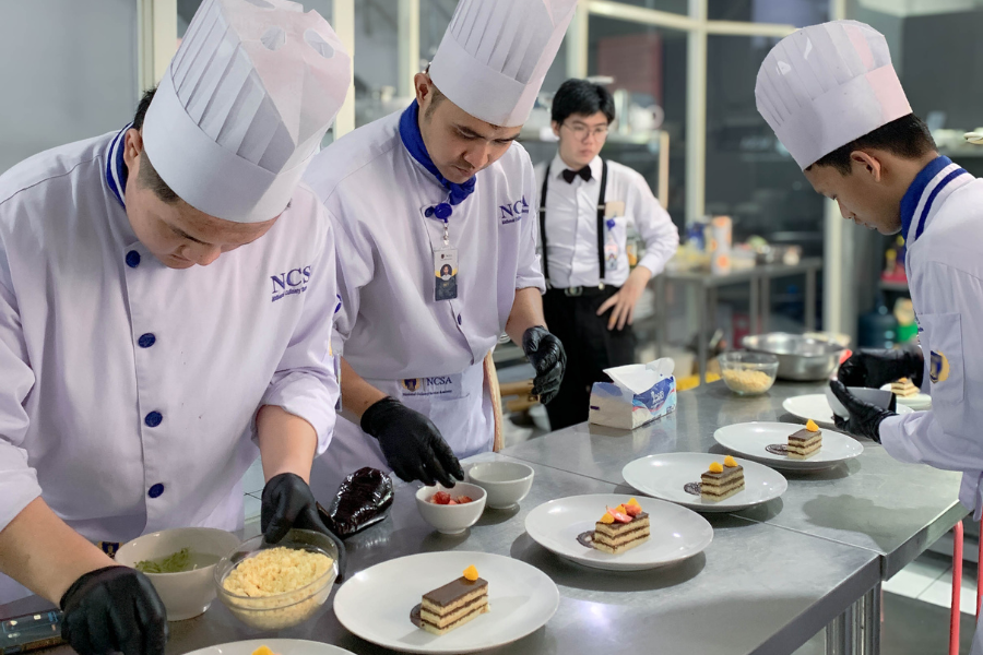 Mengenal Squad Dapur Restoran, Dari Head Chef hingga Pastry Chef