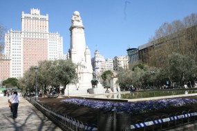 madrid-dalam.jpg