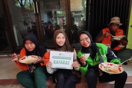 Berhubungan intim saat puasa Ramadhan? Ini konsekuensi & hukumnya