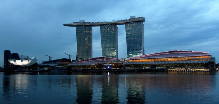 infinity_pool_of_the_skypark_01.jpg
