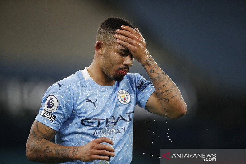 Gabriel Jesus & Kyle Walker positif terinfeksi COVID-19