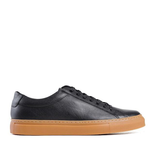 10 Merk Sepatu Lokal Terbaik