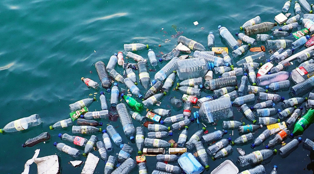 Material yg Bermasalah namun Banyak Manfaat: Plastik