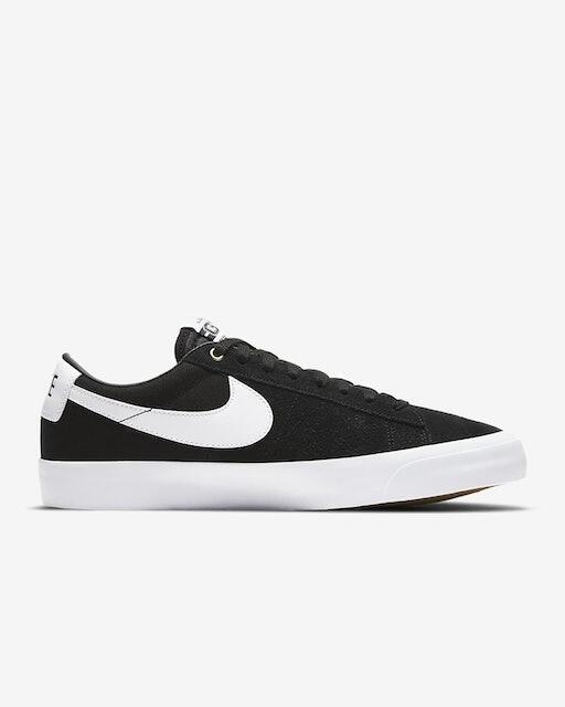 10 Rekomendasi Sepatu Nike Pria Terbaik