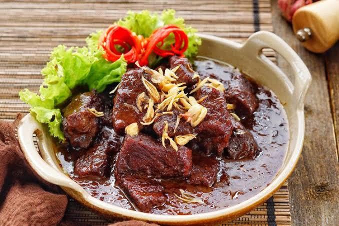 REKOMENDASI MAKANAN INDONESIA UNTUK BULE PEMULA