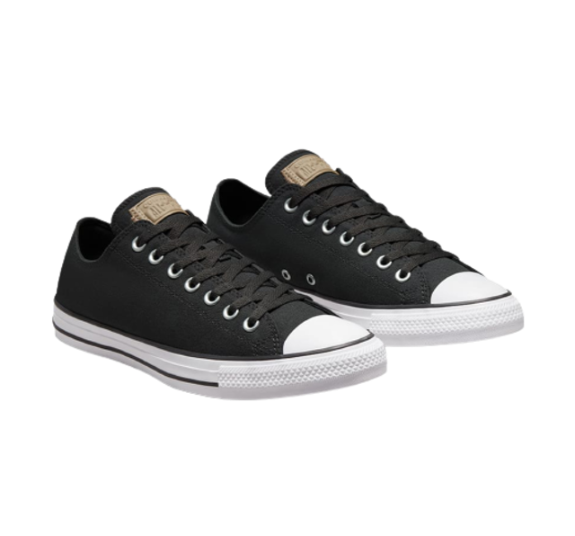 10 Rekomendasi Sepatu Converse Terbaik untuk Pria
