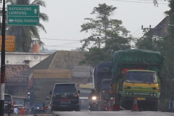 Kenapa Sih Bus Sumatera Banyak Yang Memakai Tameng? 