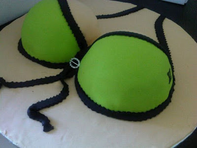 busty_cakes_25.jpg