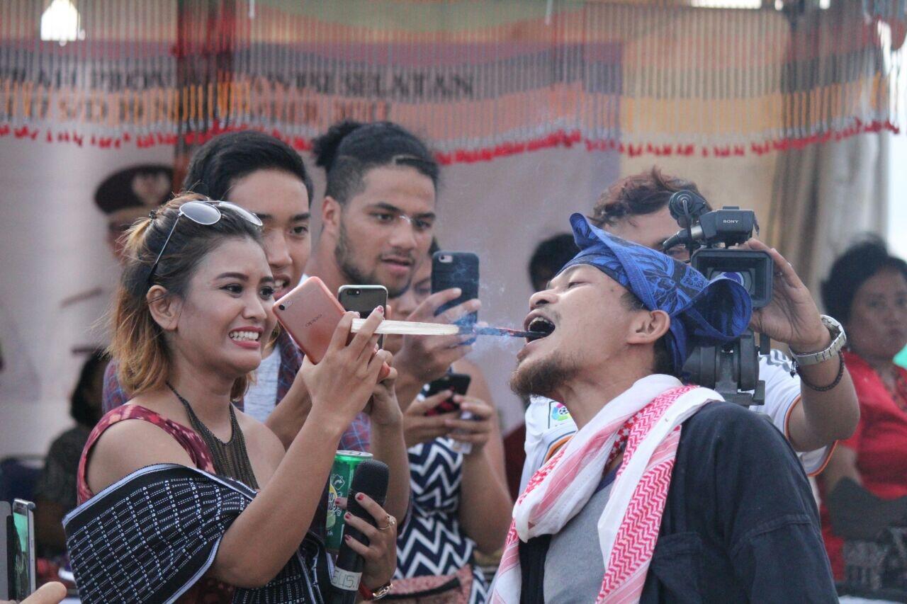 Pembuktian Kebal Bacok, Ternyata Tembus! Denny Sumargo Bingung