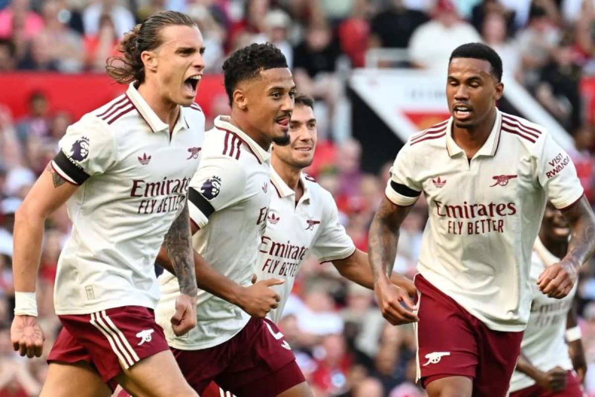 Refleksi dua proyek akbar dari laga pembuka di Old Trafford