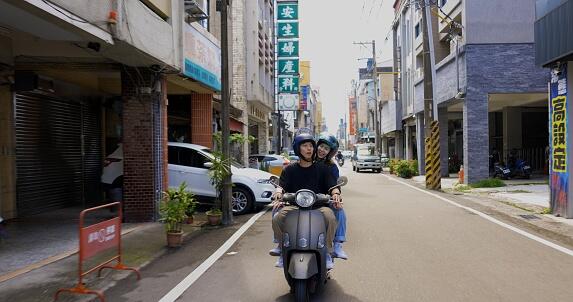 Inilah Romantisnya Kencan Pake Motor