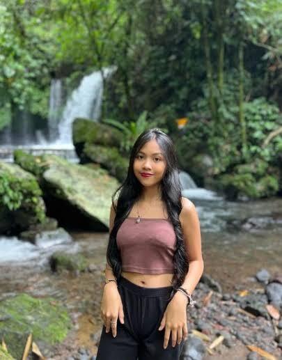 Intan Aninda,Youtuber Cantik Yang Sering Eksplore Alam Liar!