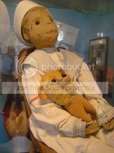 robert-the-doll.jpg
