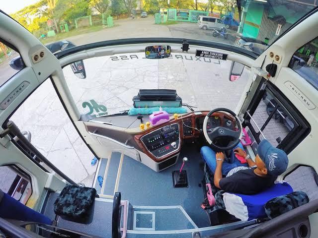 Kaca Double Glass Pada Bus, Bikin Tambah Ganteng!