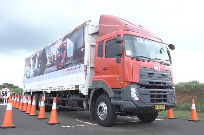 Apa Itu Truk 6x4 Dan 6x2? 