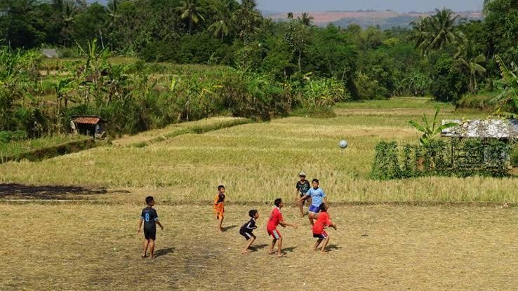 Waspada Benang Layangan di Musim Layangan!