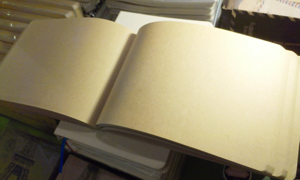 sketchbook_kraftpaper_inside_960.jpeg
