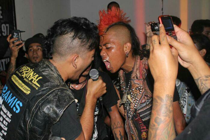 PUNK HARI INI,BUDAYA PERLAWANAN TAKKAN PERNAH MATI 
